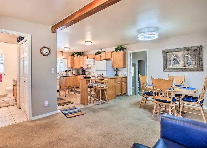 Western-style Family Home: 15 Mi To Pleasant Holiday home *