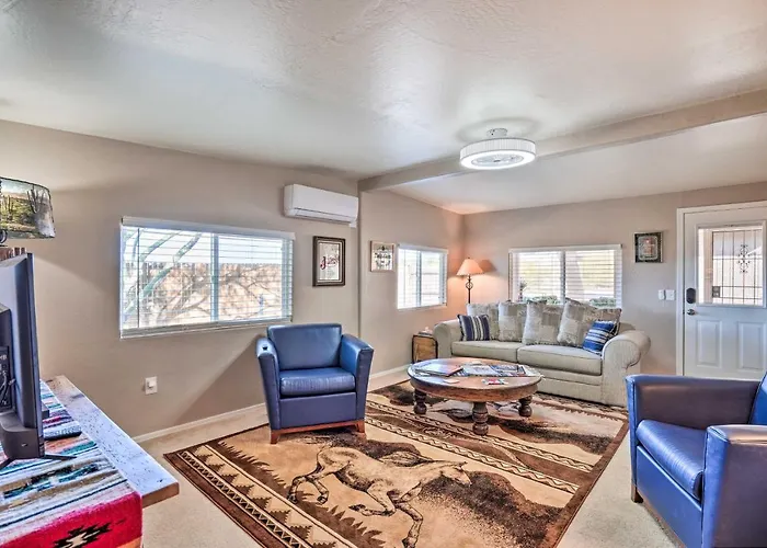 Western-style Family Home: 15 Mi To Pleasant *