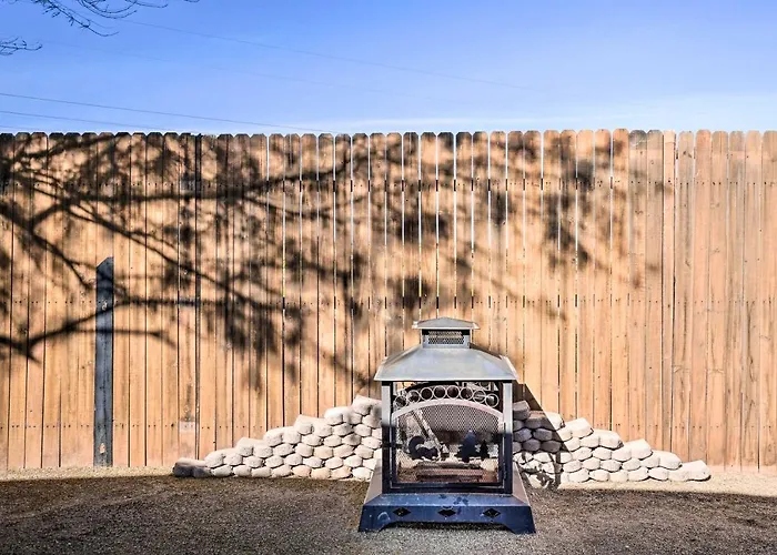 Western-style Family Home: 15 Mi To Pleasant *