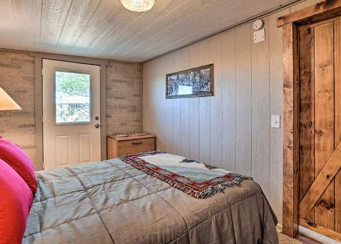 Western-style Family Home: 15 Mi To Pleasant Holiday home
