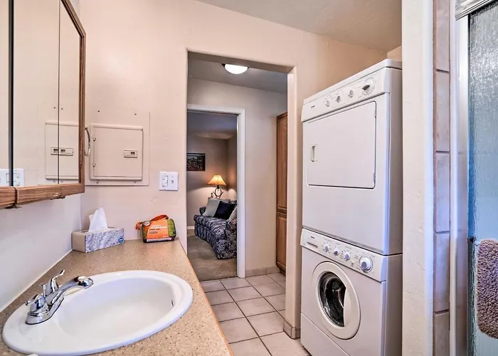 Western-style Family Home: 15 Mi To Pleasant *